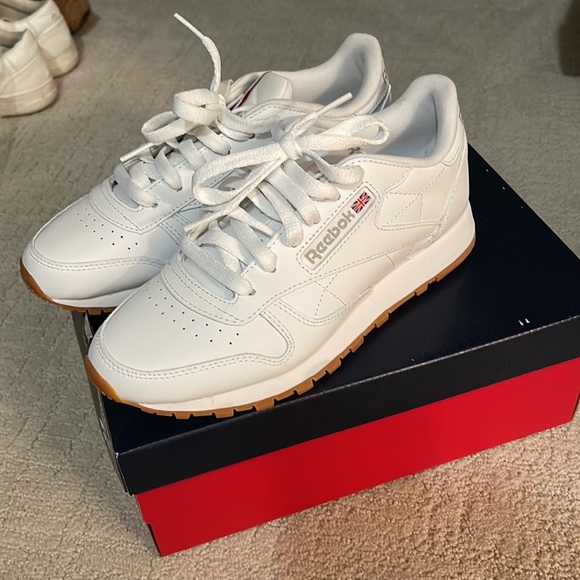 Reebok classic white sneakers - Picture 2 of 3